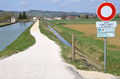 Signalétique véloroute canal de Bourgogne a Venarey les Laumes.JPG